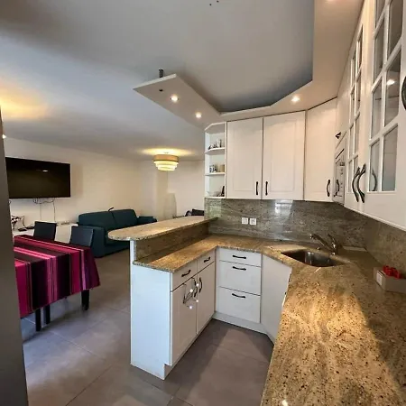 C058 Bel Spacieux Terrasse Centre Lägenhet *